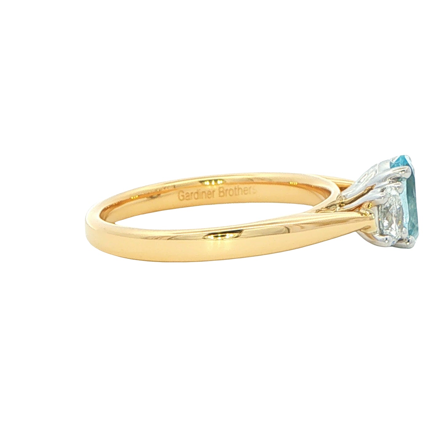 Aquamarine and diamond oval shaped 3 stone ring