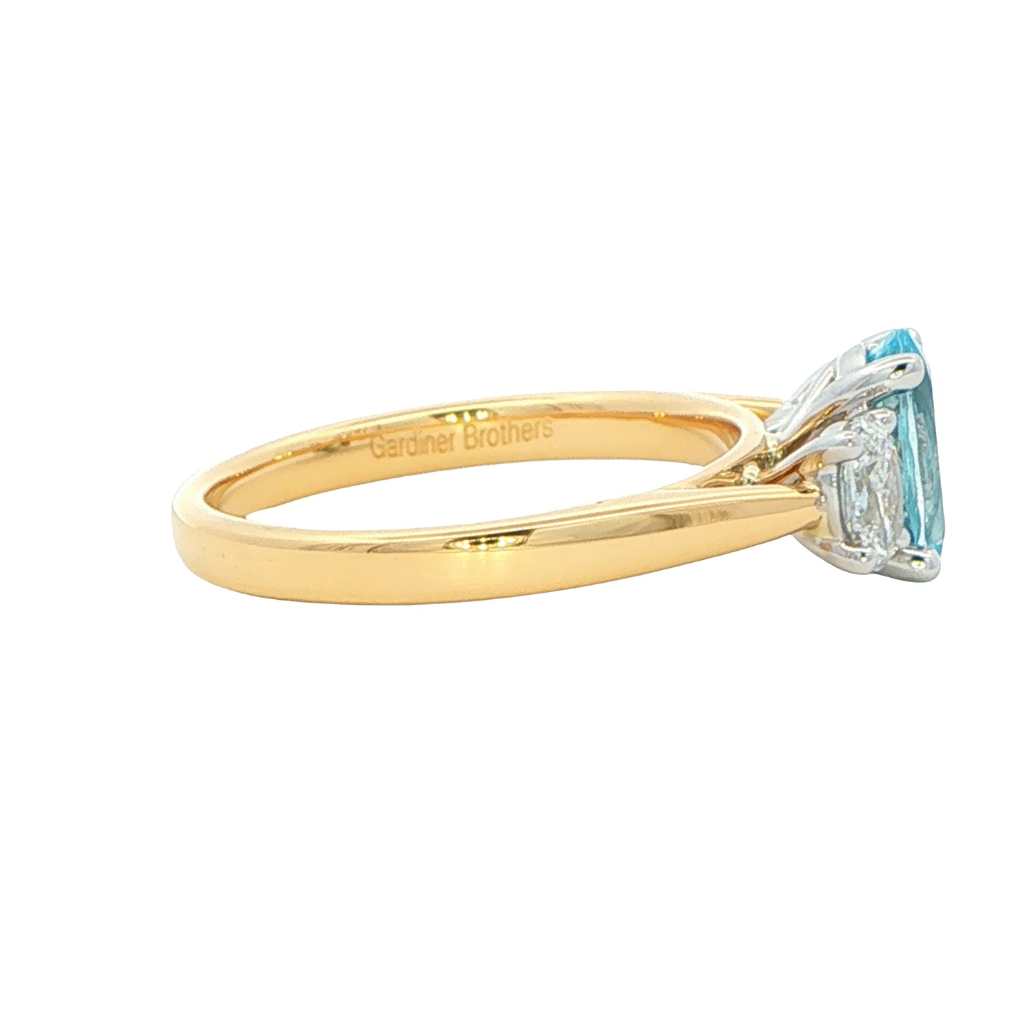 Aquamarine and diamond oval shaped 3 stone ring