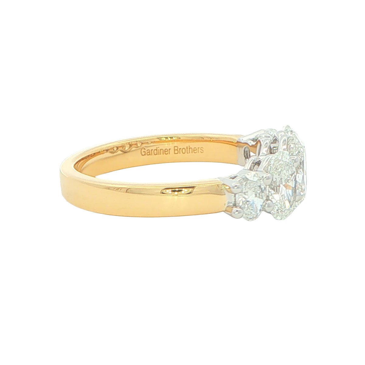 Oval shaped diamond 5 stone Graduated eternity ring - 2.12cts